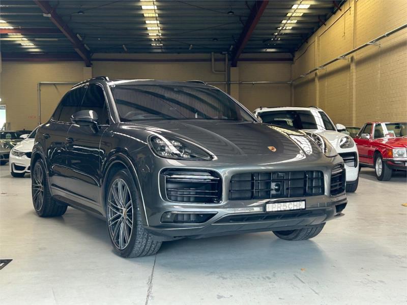 2022 Porsche Cayenne Wagon GTS E3 MY22
